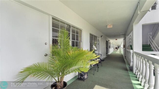 Foto del edificio - 5200 NE 24th Terrace