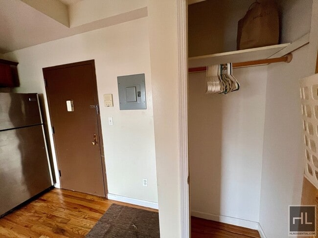 Building Photo - 2BR 1BA Split-Level Off 5th Ave in South Park Slope Greenwood Heights Border