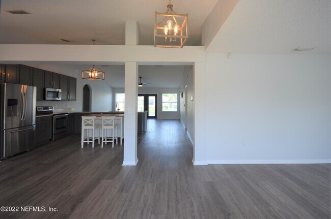 Building Photo - 12427 Tamarind Ct