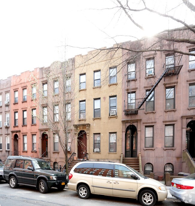 Building Photo - 545 Henry St