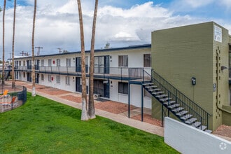 Building Photo - Palms on 2nd Apartments