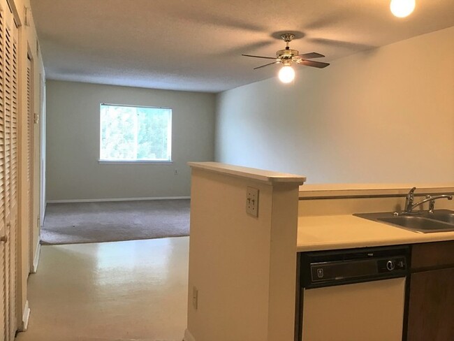 Foto del edificio - 2 Bedroom Condo in Eagles Landing!