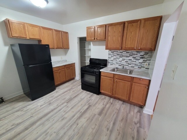 Foto del edificio - 6948 S Crandon Ave