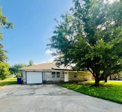 Building Photo - 2912 Tammy Cir