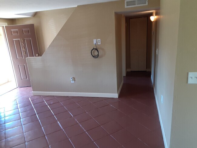 Foto del edificio - 5344 Caldwell St