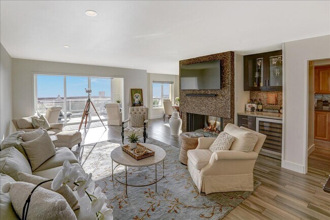 Open concept Living Room - 3200 La Rotonda Dr