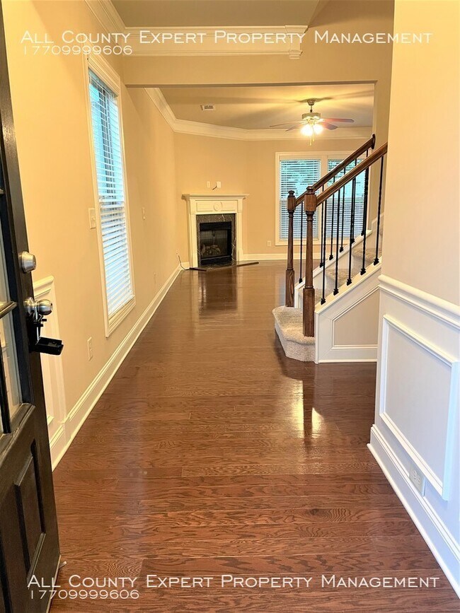 Foto del edificio - Great Townhome close to Halcyon