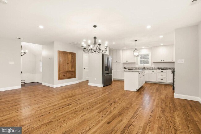 Foto del edificio - 8875 Carrollton Ave