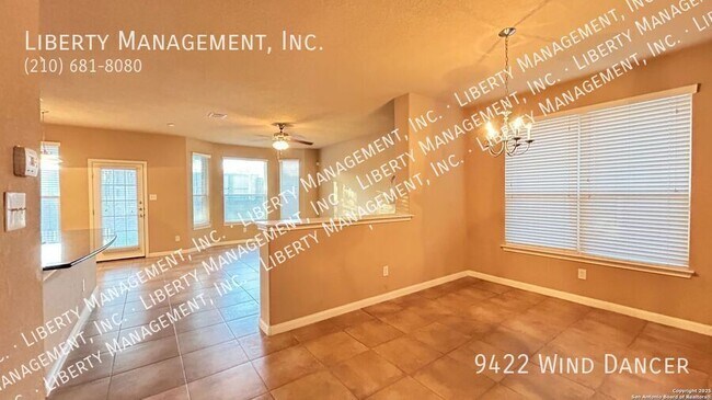 Foto del edificio - 9422 Wind Dancer