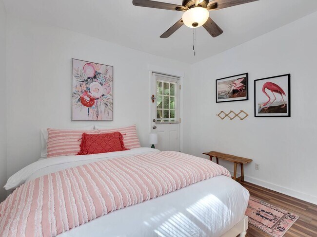 Foto del edificio - 1649 Mayhew St