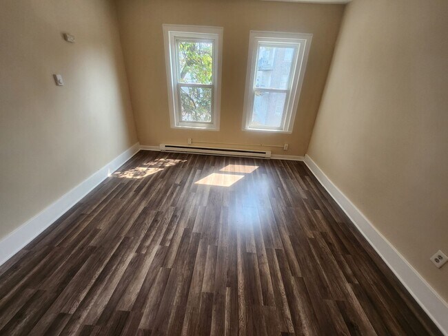 Foto del edificio - 1402 Linden St
