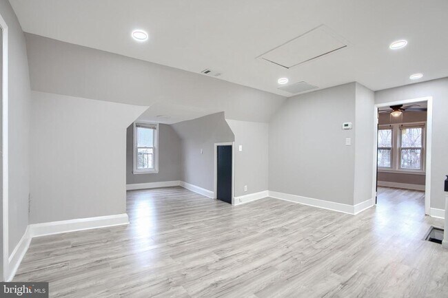 Foto del edificio - 3807 Fleetwood Ave