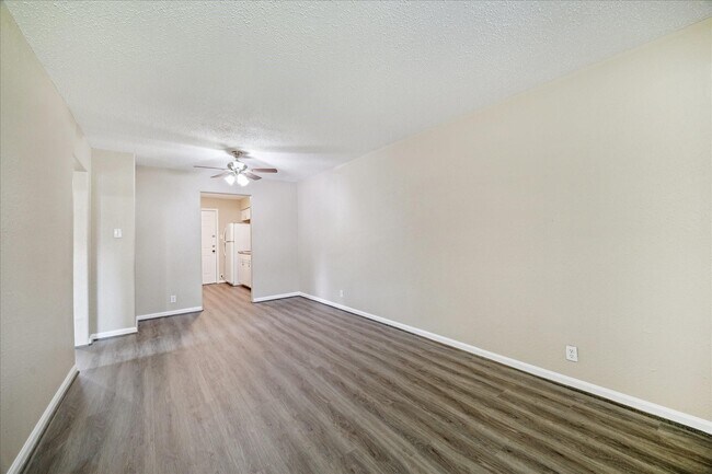 Foto del edificio - 5107 Clover St