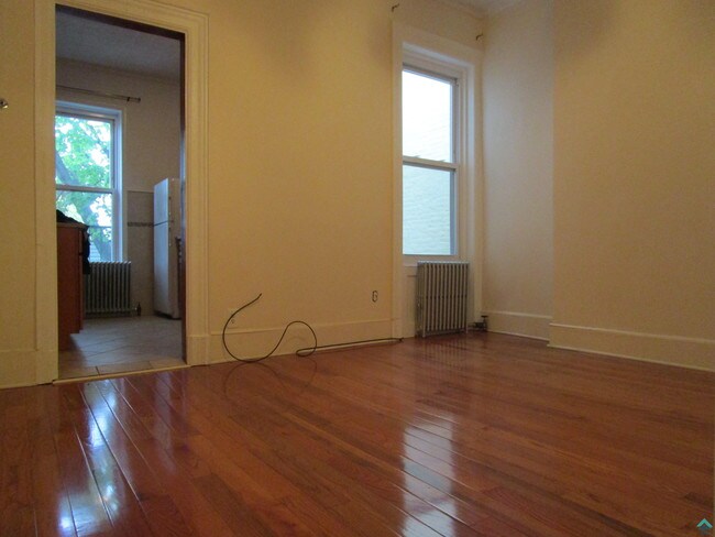 Building Photo - 6213 Catalpa Ave
