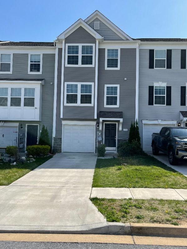 Building Photo - 104 Bertelli Ct