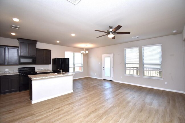 Building Photo - 2909 Timber Dr