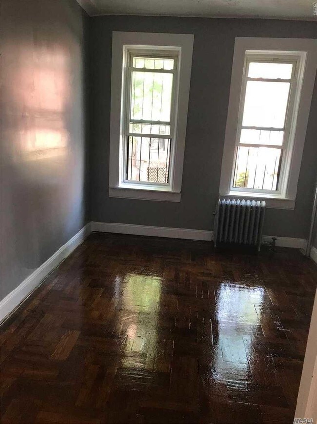 Building Photo - 241 E 55th St