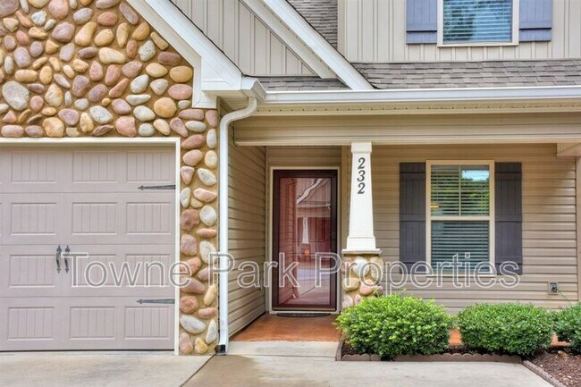 Building Photo - 232 Mossy Bank Dr