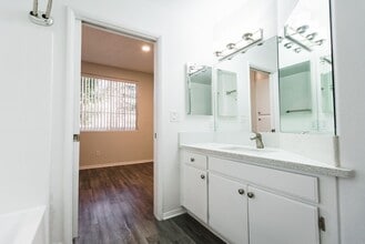 Interior Photo - 115 North Wetherly Drive