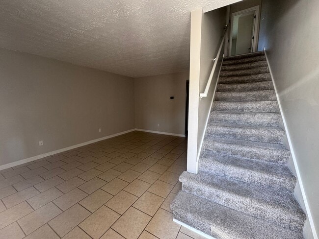 Building Photo - 107 Grogan Cir