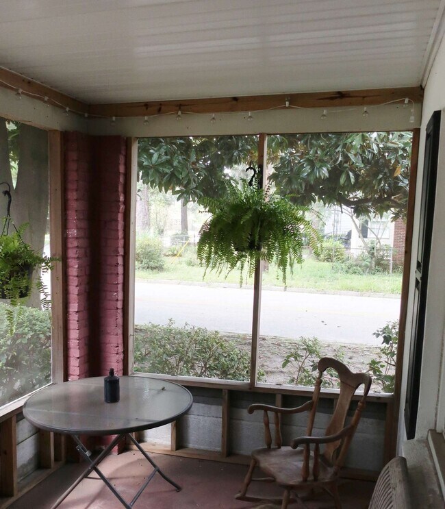 Foto del edificio - 2102 E 37th St