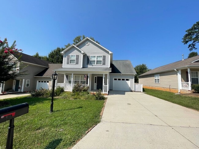 Building Photo - A beautiful home with 4 bedrooms with fres...