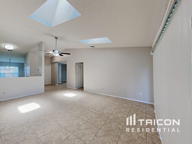 Foto del edificio - 1018 Olliff Way