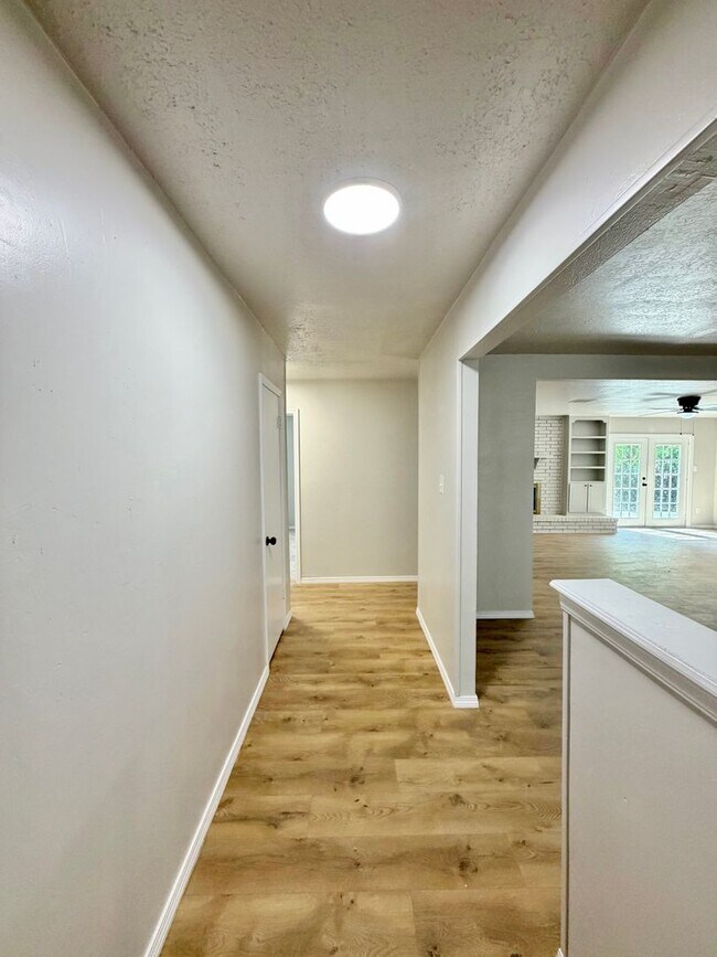 Building Photo - 119 SW 75th St