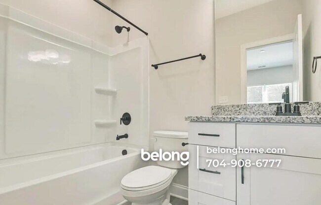 Building Photo - 39 Hawthorne St SW