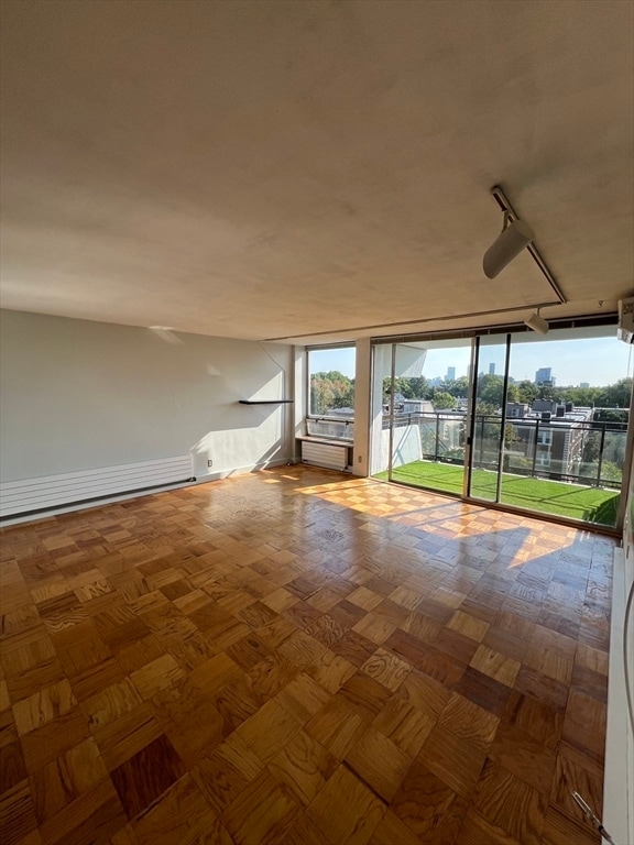 Building Photo - 54 Babcock St