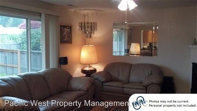 Foto del edificio - 3 br, 2 bath House - 1955 Summercrest Dr. S