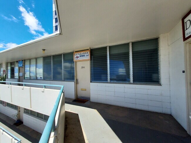 Foto del edificio - University Plaza - Pet Friendly 2br/1ba