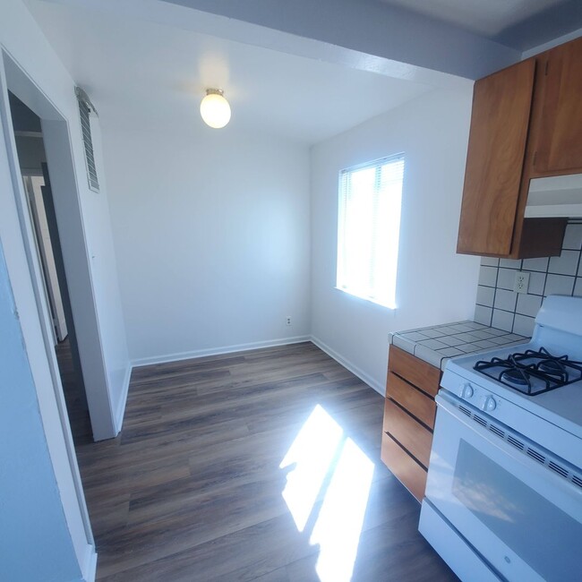 Building Photo - Nice 1bd/1ba Duplex in DT Livermore