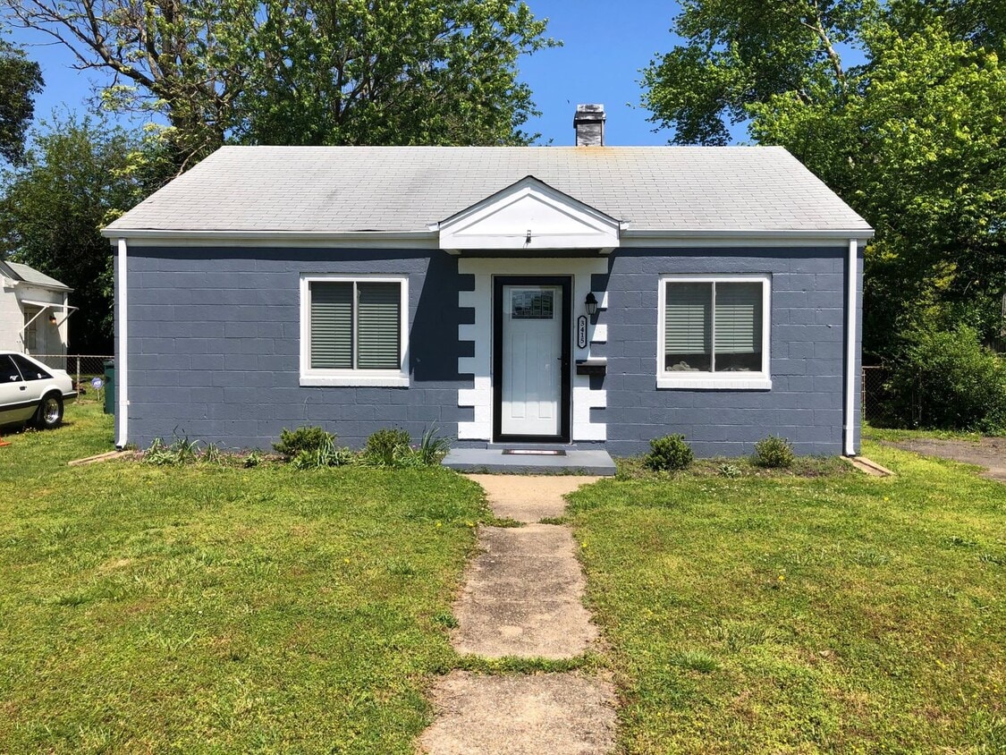 Primary Photo - Charming 2 Bed, 1 Bath Home with Spacious ...