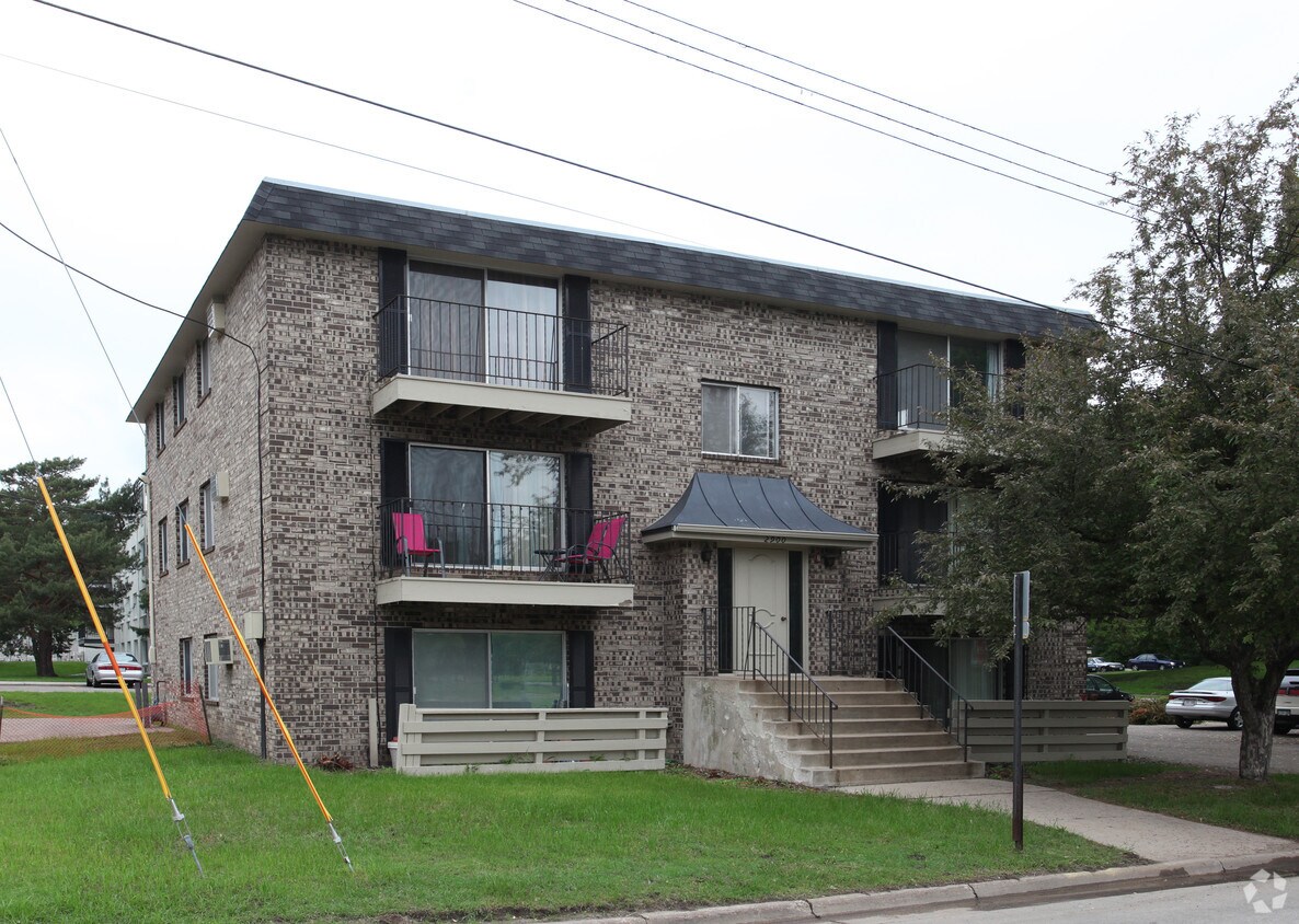 Primary Photo - 2900 Joppa Ave S