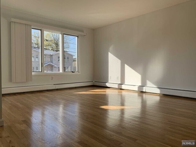 Building Photo - 318 4th St