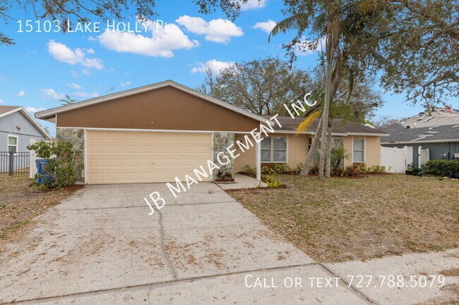 Foto del edificio - 15103 Lake Holly Pl