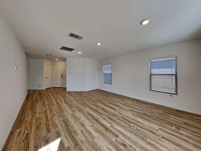 Building Photo - 24043 Mustang Run Dr