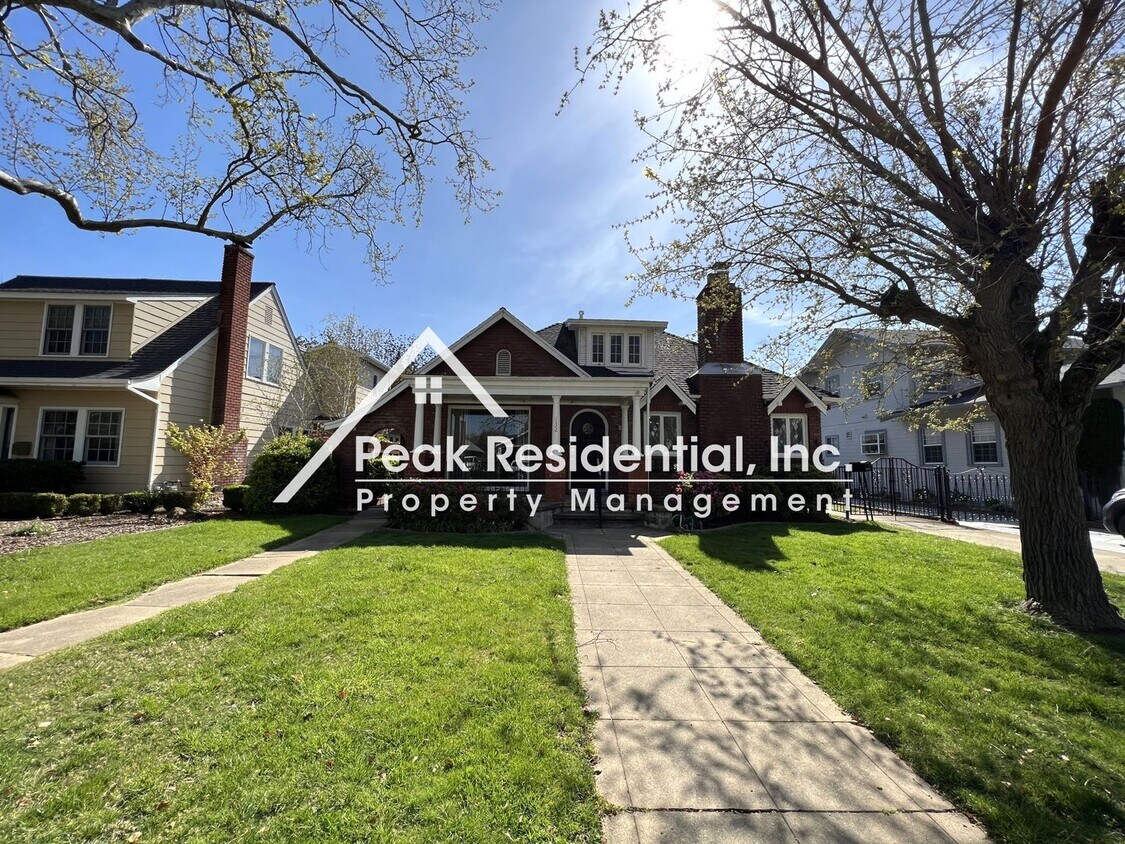 Foto principal - Charming East Sacramento 1bd/1ba - Must See!