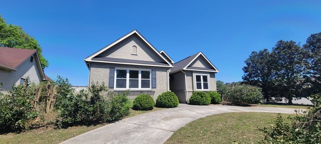 Building Photo - 4 Bed 2 Bath Owens Crossroads, AL
