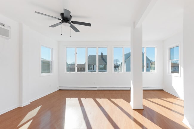 Photo - 118 Ray St Apartment