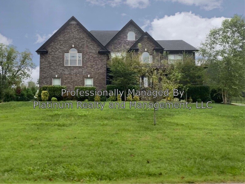 1909 Basham Ln, Clarksville, TN 37043