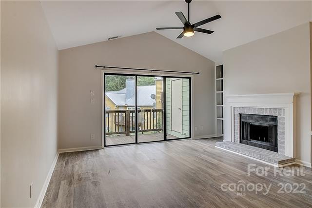 Foto del edificio - 3216 Selwyn Farms Ln