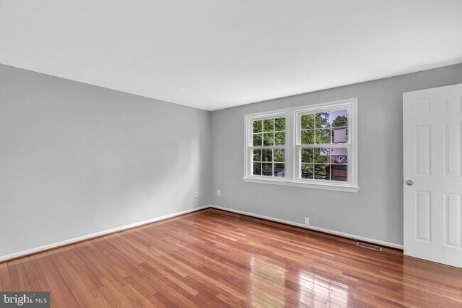 Building Photo - 12723 Carlsbad Ct