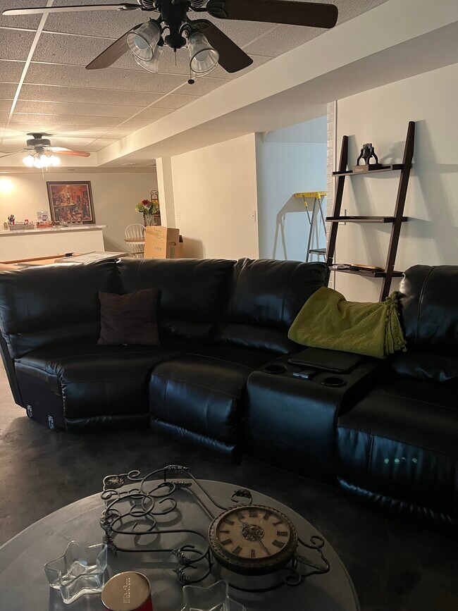 Foto del edificio - 8540 Perch Ct