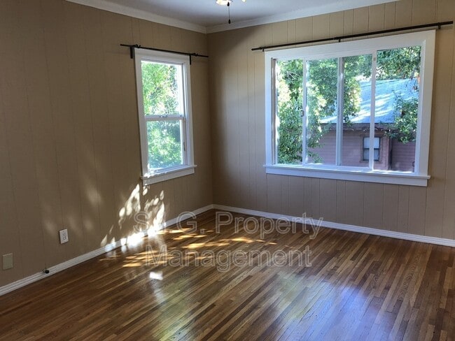 Building Photo - 507 E Cypress St