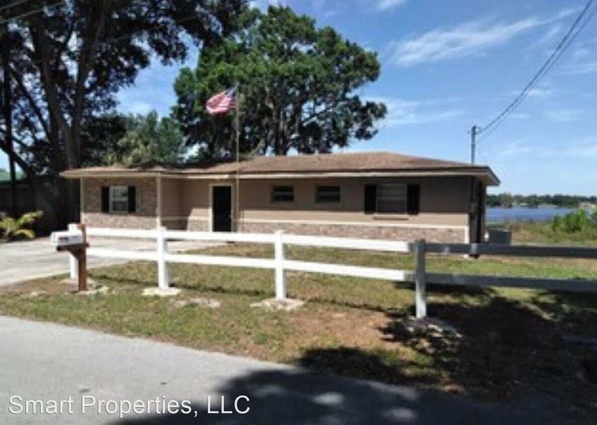 3 br 2 bath house 2909 s lake deer dr house for rent in winter haven fl apartments com
