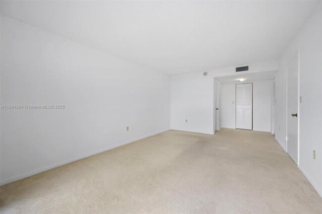 Building Photo - 2 bedroom in North Miami FL 33179