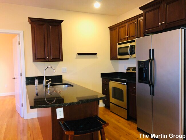 Foto del edificio - 102 Fellsway W