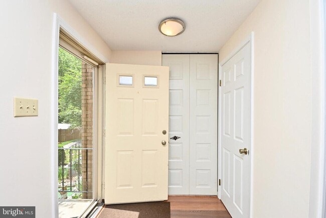 Foto del edificio - 6832 Heatherway Ct